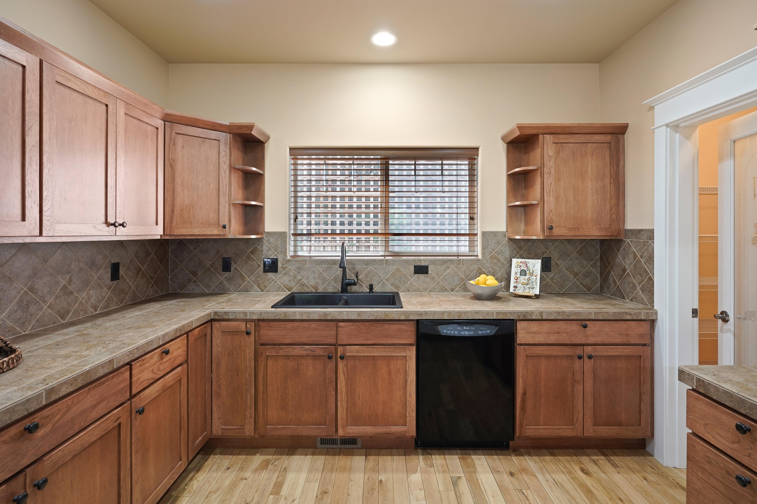62777 Hawkview Road Bend, OR 97701 - Photo 9 of 41 DSC00278