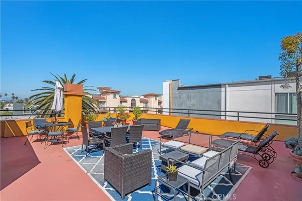 $3,199 | 828 North Hudson Avenue, Unit 106, Los Angeles, CA 90038