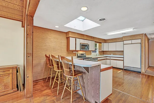 $1,200,000 | 101 Arbor Lane, Huddleston, VA 24104