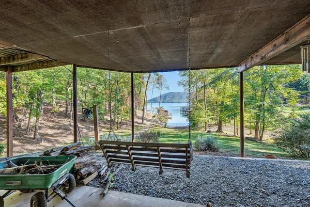 $1,200,000 | 101 Arbor Lane, Huddleston, VA 24104