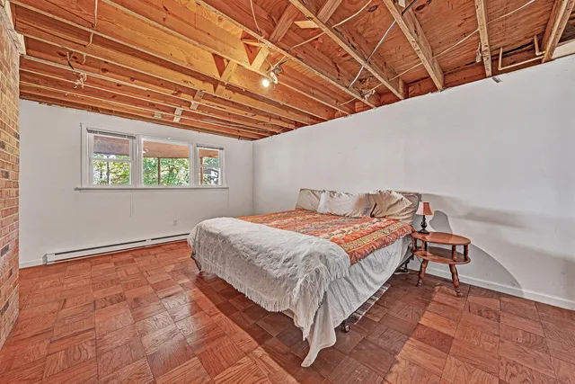 $1,200,000 | 101 Arbor Lane, Huddleston, VA 24104