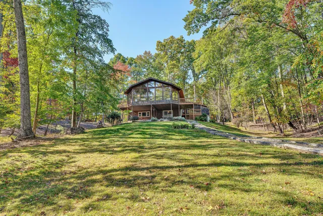 $1,200,000 | 101 Arbor Lane, Huddleston, VA 24104