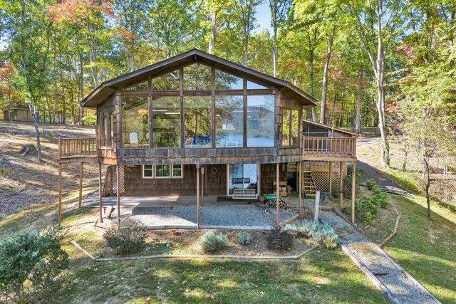 $1,200,000 | 101 Arbor Lane, Huddleston, VA 24104