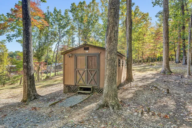 $1,200,000 | 101 Arbor Lane, Huddleston, VA 24104