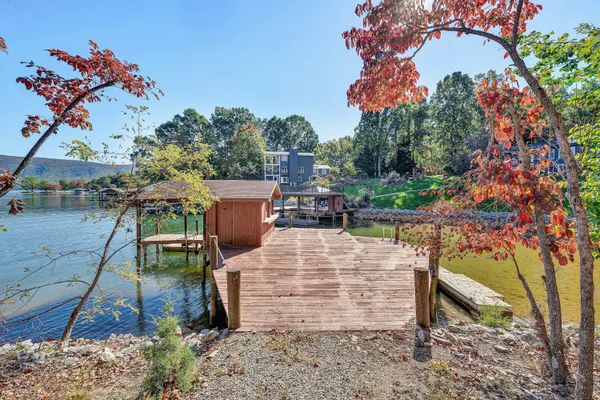 $1,100,000 | 101 Arbor Lane, Huddleston, VA 24104