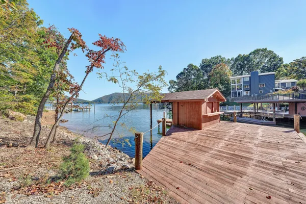 $1,100,000 | 101 Arbor Lane, Huddleston, VA 24104