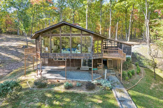 $1,200,000 | 101 Arbor Lane, Huddleston, VA 24104