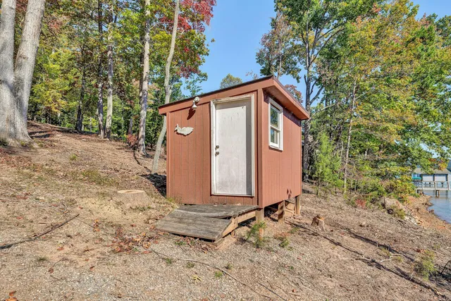 $1,200,000 | 101 Arbor Lane, Huddleston, VA 24104