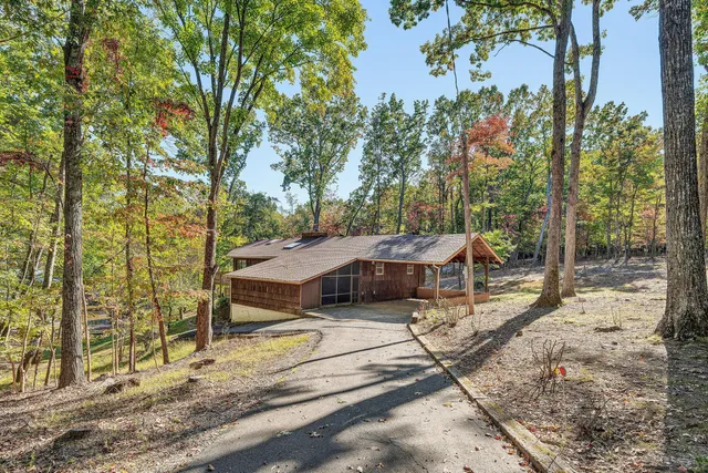 $1,200,000 | 101 Arbor Lane, Huddleston, VA 24104