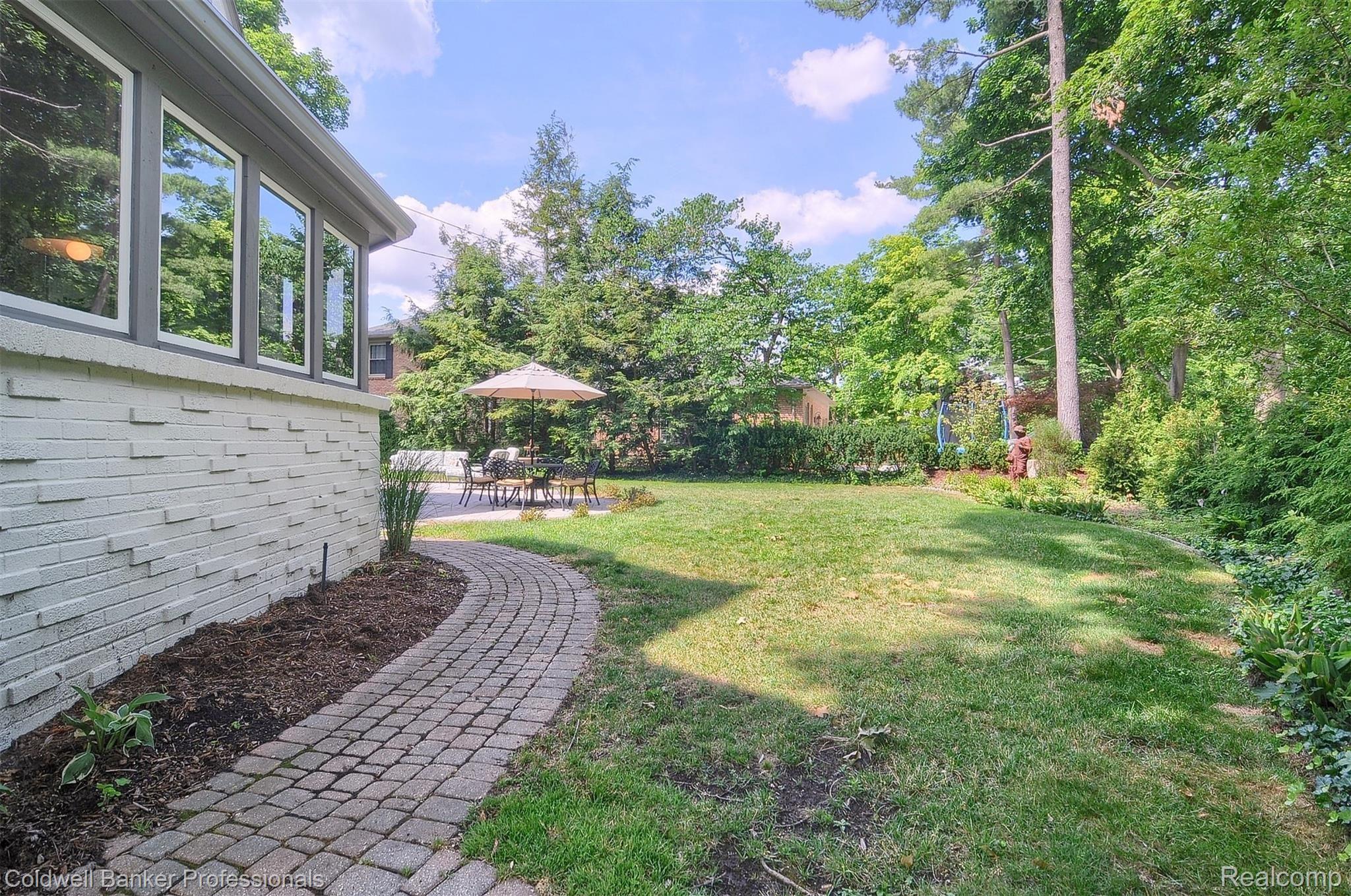 391 Cranbrook Road Bloomfield Hills, MI 48301 - Photo 34 of 35 35-Backyard.jpg