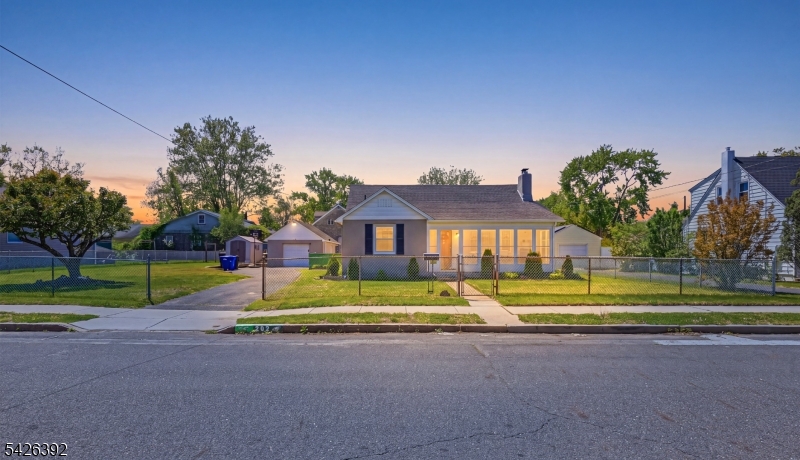 202 Arch Street Delran, NJ 08075 - Photo 1 of 44