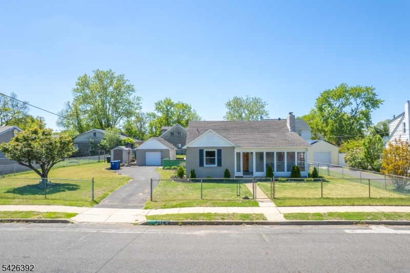 202 Arch Street Delran, NJ 08075 - Photo 5 of 44