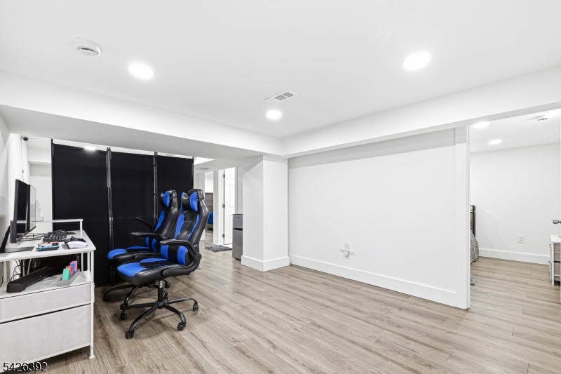 202 Arch Street Delran, NJ 08075 - Photo 6 of 44