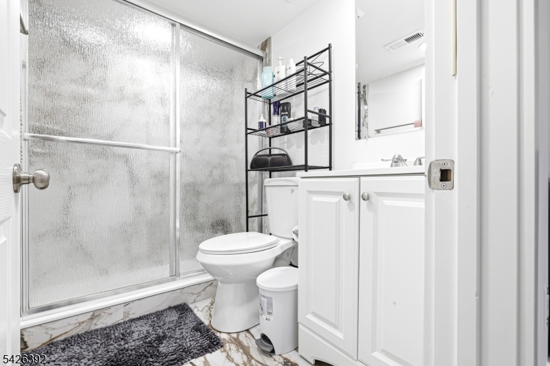 202 Arch Street Delran, NJ 08075 - Photo 8 of 44