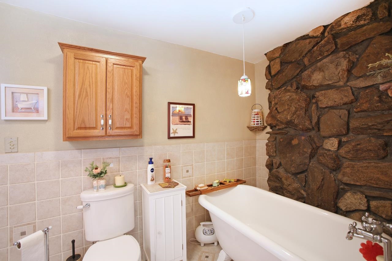 1 Grandview Avenue Derry, NH 03038 - Photo 45 of 60