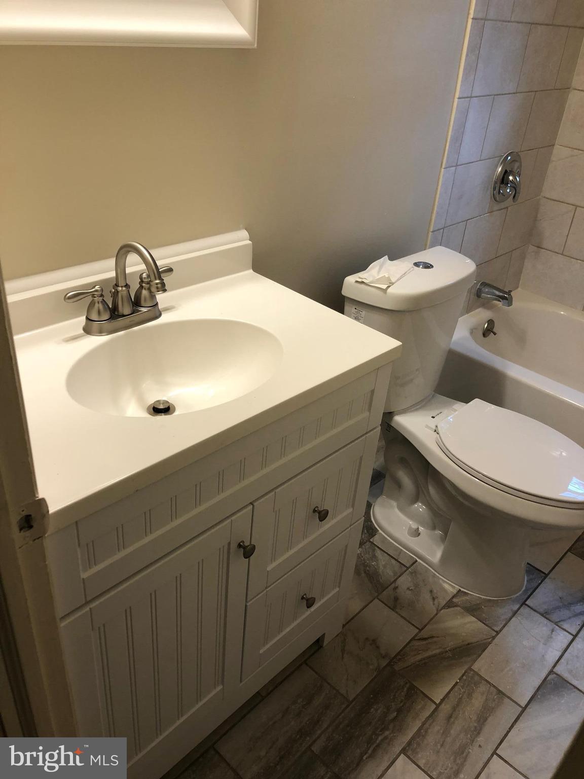 2201 Amherst Road Hyattsville, MD 20782 - Photo 5 of 14 Bath (Master)