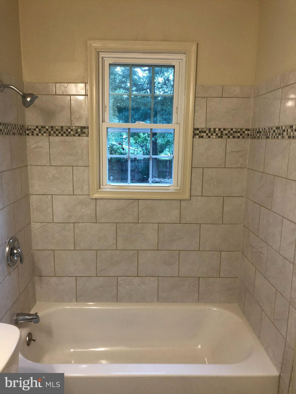 2201 Amherst Road Hyattsville, MD 20782 - Photo 6 of 14 Bath