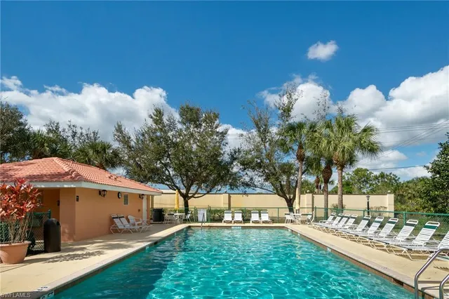 an aerial view of a yard