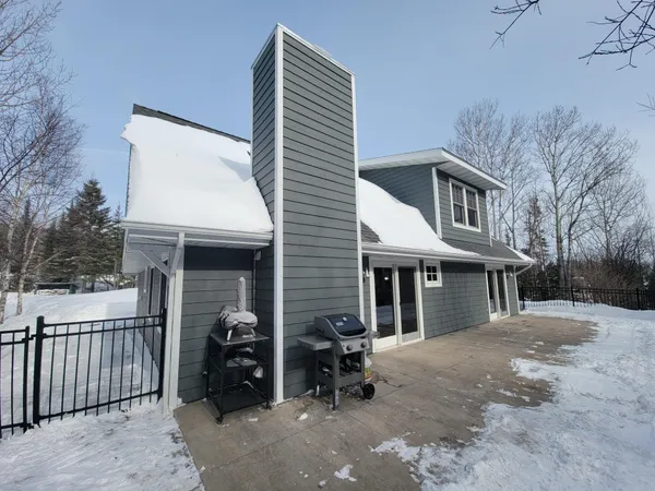 $670,000 | 526 West 5th Street, Grand Marais, MN 55604