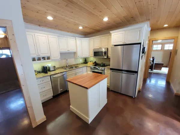 $670,000 | 526 West 5th Street, Grand Marais, MN 55604