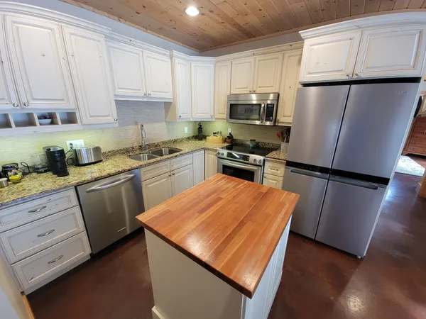 $670,000 | 526 West 5th Street, Grand Marais, MN 55604