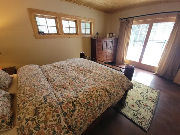 $670,000 | 526 West 5th Street, Grand Marais, MN 55604