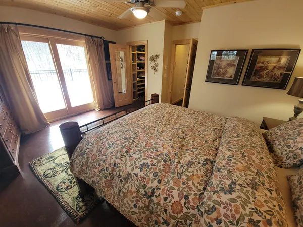 $670,000 | 526 West 5th Street, Grand Marais, MN 55604