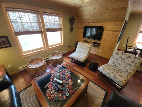 $670,000 | 526 West 5th Street, Grand Marais, MN 55604