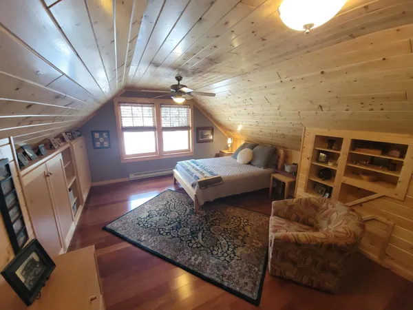 $670,000 | 526 West 5th Street, Grand Marais, MN 55604