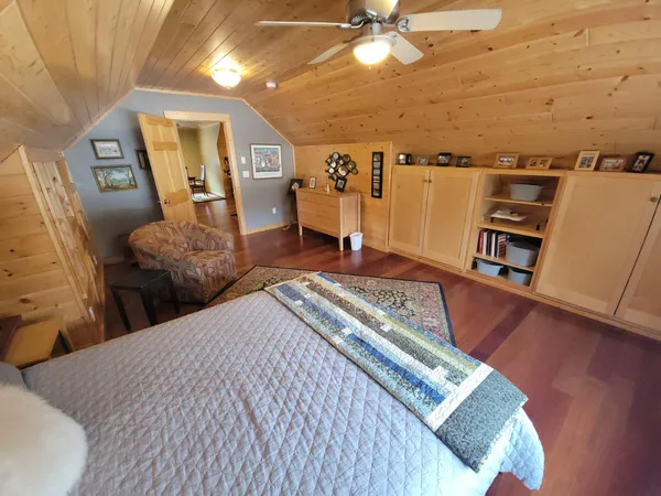 $670,000 | 526 West 5th Street, Grand Marais, MN 55604