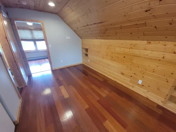 $670,000 | 526 West 5th Street, Grand Marais, MN 55604