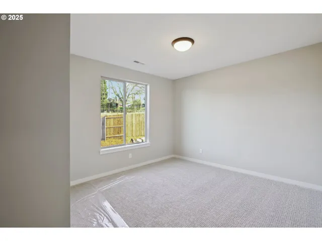 $699,900 | 135 East Airedale Avenue, La Center, WA 98629