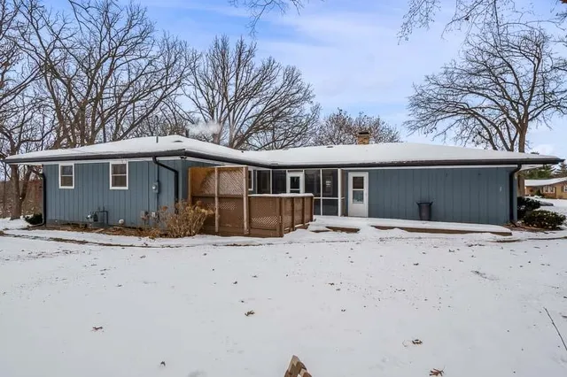 a front view of house with yard