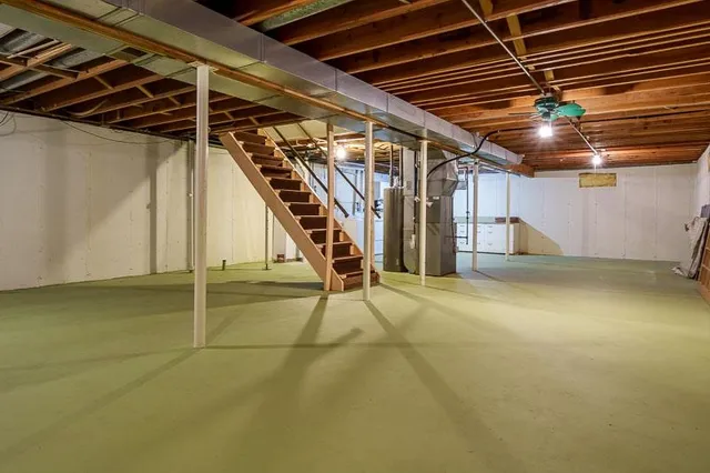 a view of an indoor garage