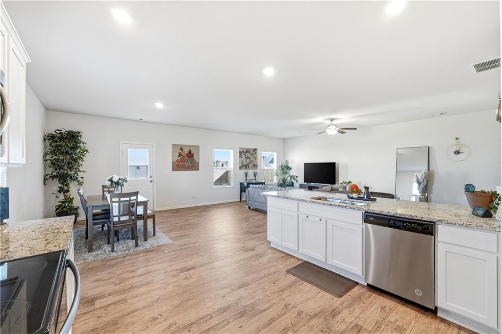 814 Robbie Lane Monroe, GA 30655 - Photo 6 of 35