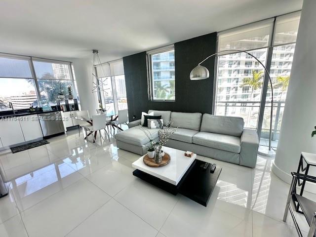 92 Southwest 3rd Street, Unit 1410 Miami, FL 33130 - Photo 5 of 40