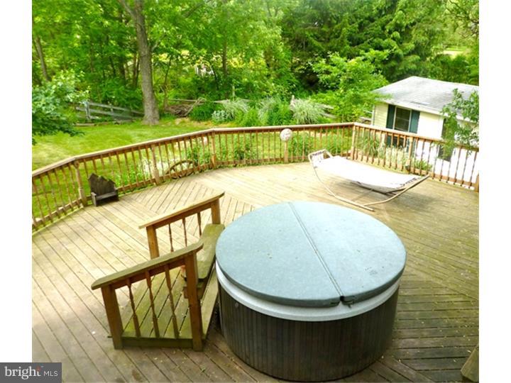 2339 Colflesh Road Perkiomenville, PA 18074 - Photo 17 of 25 Deck