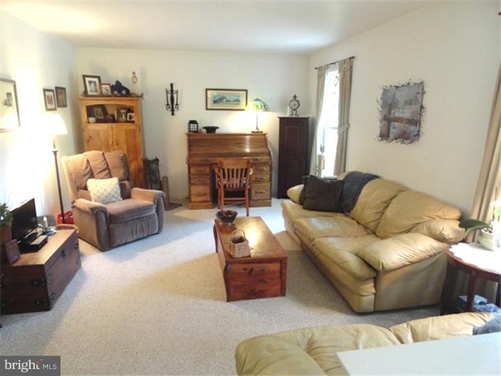 2339 Colflesh Road Perkiomenville, PA 18074 - Photo 10 of 25 Family Room