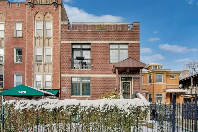 $399,000 | 1416 West Farwell Avenue, Unit 1R, Chicago, IL 60626
