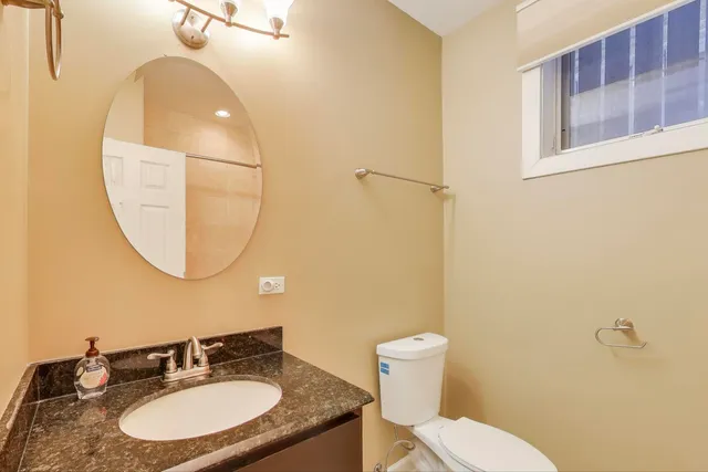 $399,000 | 1416 West Farwell Avenue, Unit 1R, Chicago, IL 60626