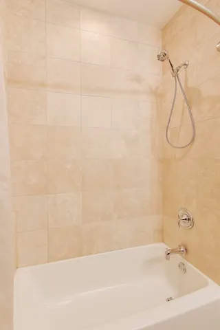 $399,000 | 1416 West Farwell Avenue, Unit 1R, Chicago, IL 60626