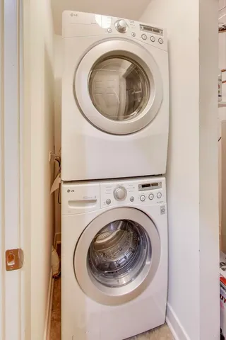 $399,000 | 1416 West Farwell Avenue, Unit 1R, Chicago, IL 60626