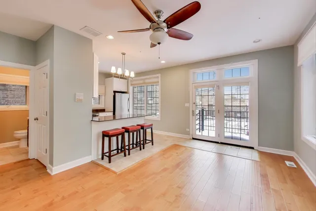 $399,000 | 1416 West Farwell Avenue, Unit 1R, Chicago, IL 60626