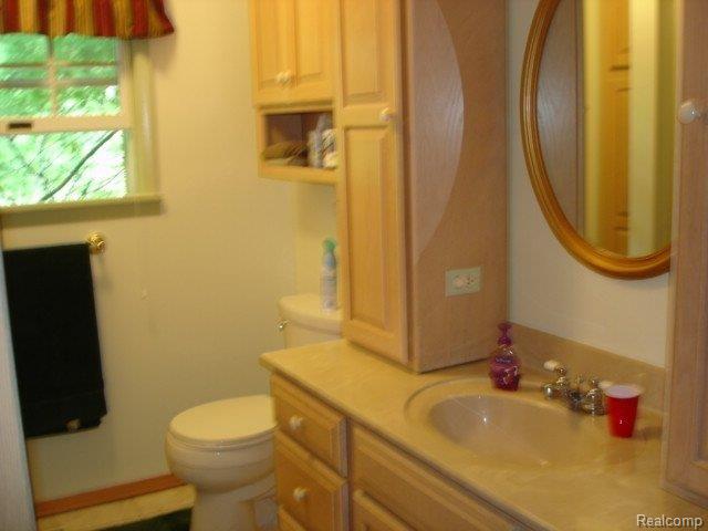 17120 Donohue Road Pinckney, MI 48169 - Photo 9 of 22 Bath 2