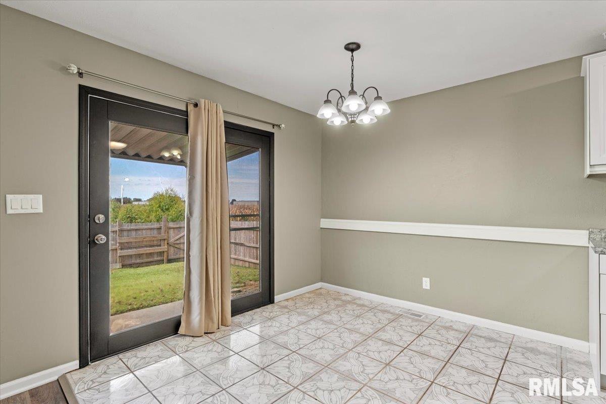 2409 Basil Drive Springfield, IL 62707 - Photo 6 of 31 Gallery Image 6