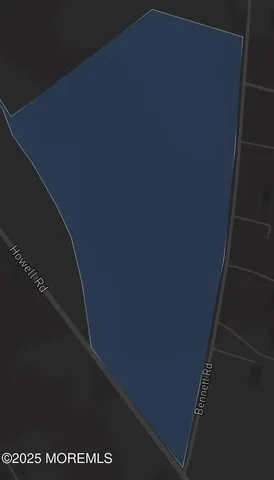 a view of room with an entryway