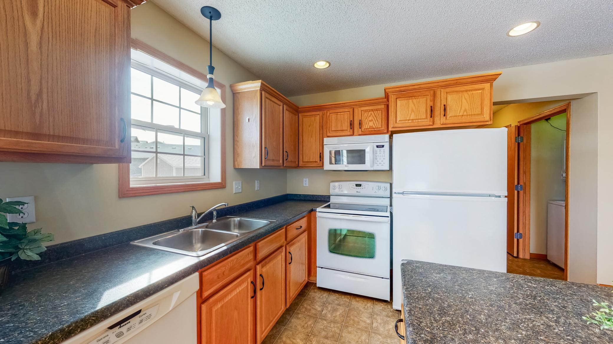 539 Pointe Court Southwest Rochester, MN 55902 - Photo 5 of 18