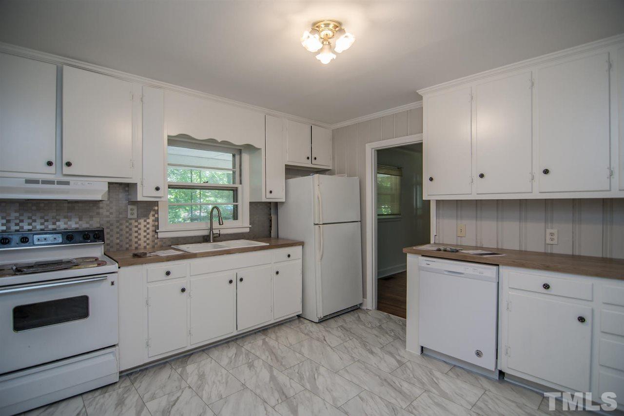 2818 Fairlawn Road Durham, NC 27705 - Photo 5 of 28 Gallery Image 5
