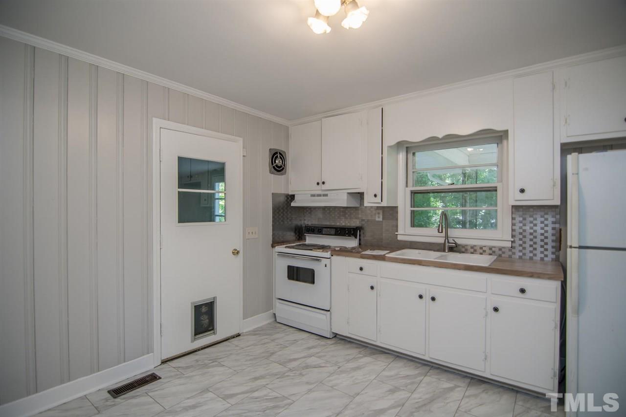 2818 Fairlawn Road Durham, NC 27705 - Photo 6 of 28 Gallery Image 6