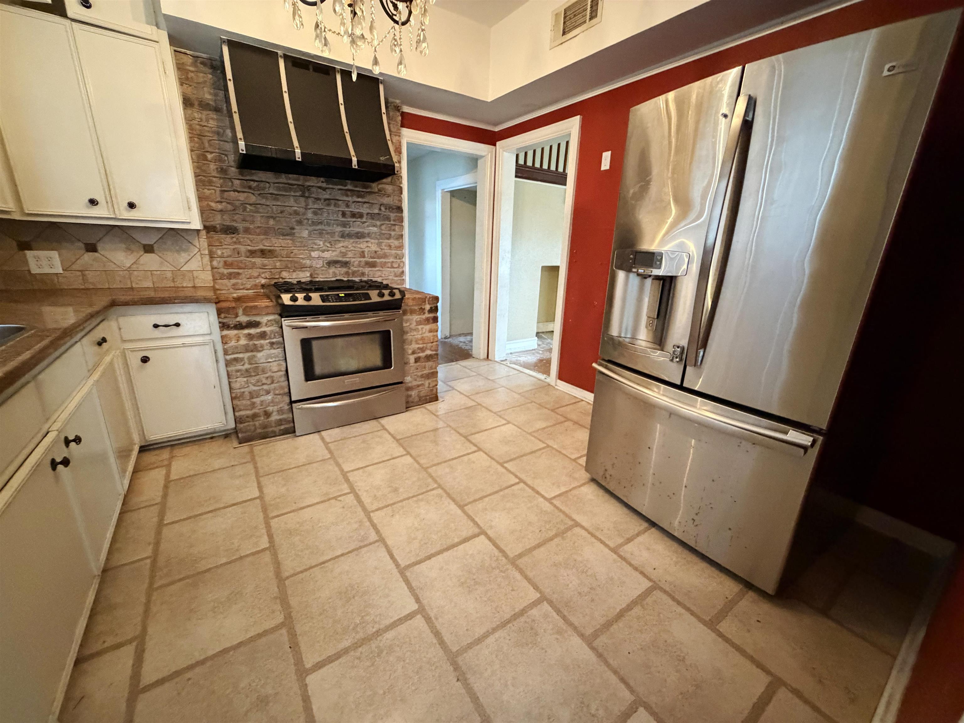 4600 Wilson Street Groves, TX 77619 - Photo 7 of 13